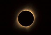 Foto de Drew Rae: https://www.pexels.com/es-es/foto/fondo-de-pantalla-digital-eclipse-580679/